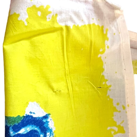 LUSH Limited Edition "Hydrangea" 100% Organic Cotton Knot Wrap, 26" x 27" - Picture 4 of 7